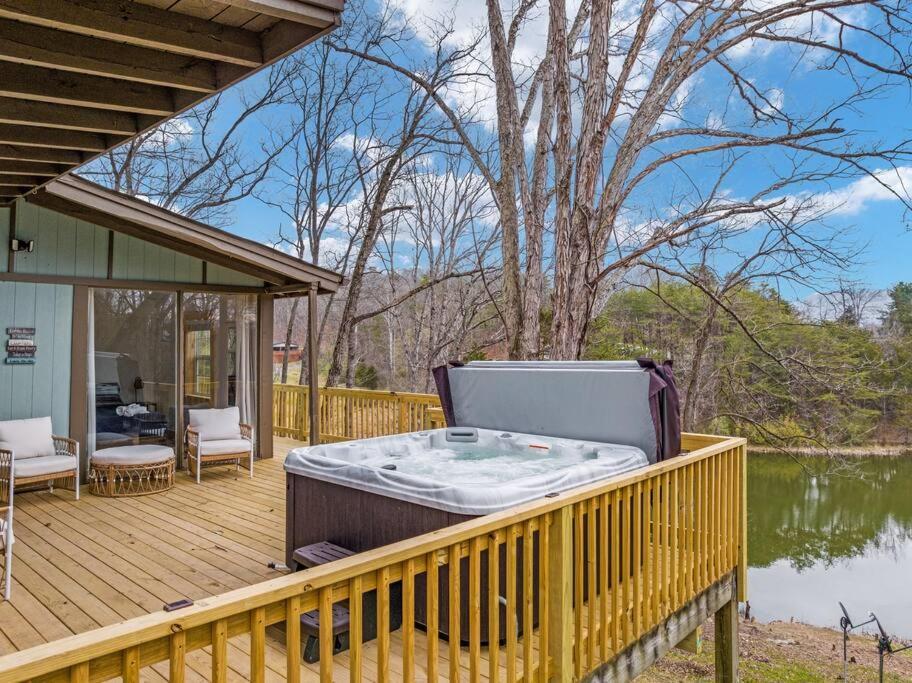 Lazy Lake 3Br Cabin W/ Mtn Views + Hot Tub +Wi-Fi Luray Exteriér fotografie